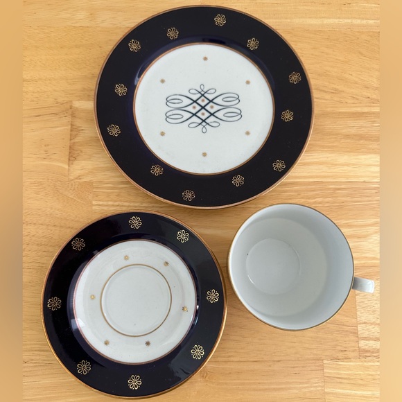 Hennsberg 1777 Echt Kobalt GDR Blue Gold Tea Cup Saucer Plate - Picture 4 of 8